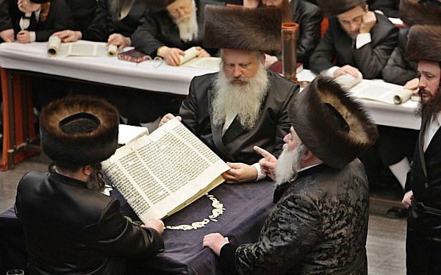 Jewish men wearing sable shtreimels